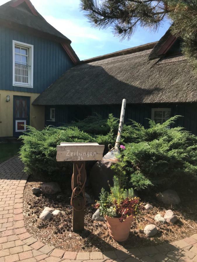 "Leuchtturmhaus" By Ferienhaus Strandgut Born Eksteriør billede